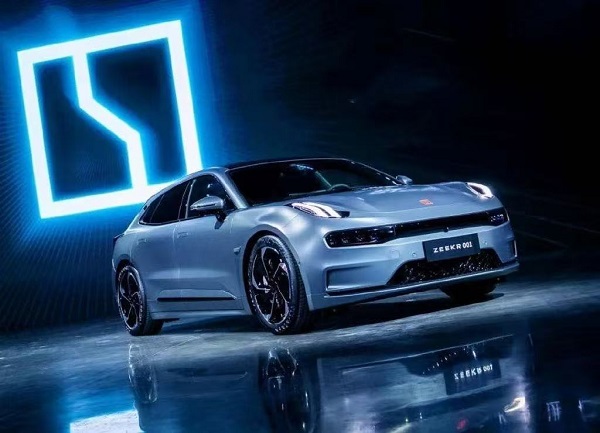 Ó CES Debut go Desert Victory: Zeekr Tógann an Meánoirthear trí Stoirm